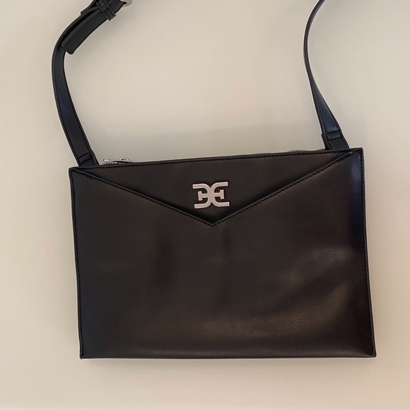Sam Edelman | Black Vegan Leather Envelope Crossbody Bag - Picture 4 of 16